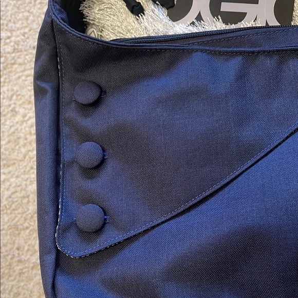 Ogio Navy Brooklyn Tablet crossbody bag - Picture 2 of 9